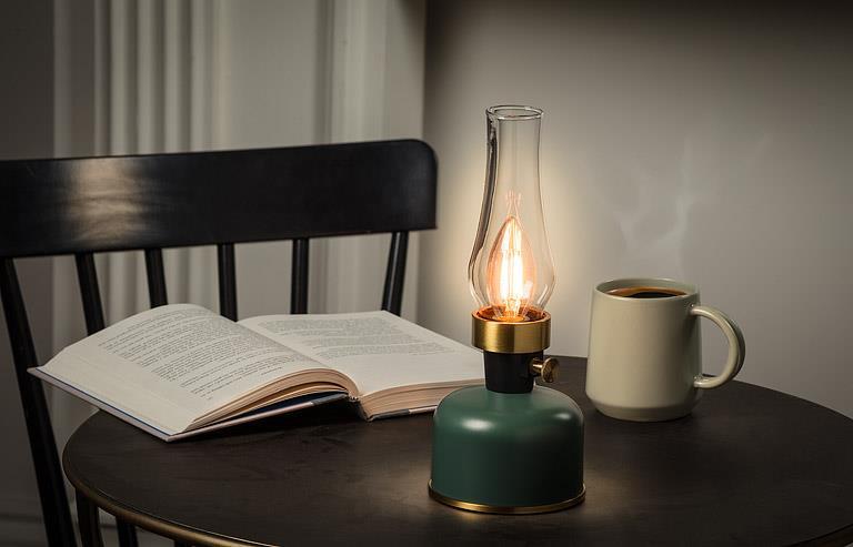Lantern LED Lamp with Chimney in Green