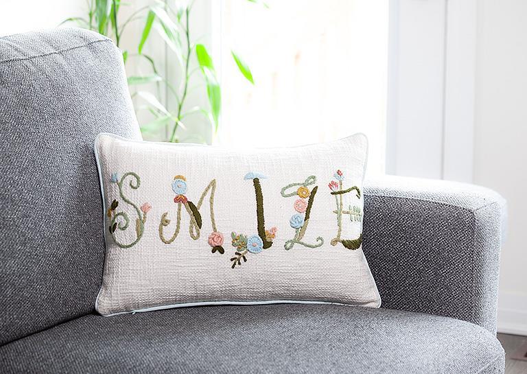 Floral SMILE Boucle Rectangle Pillow